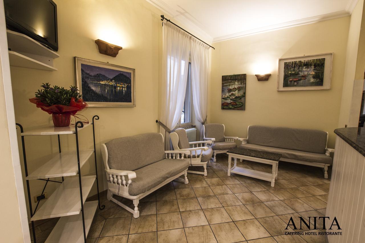 Hotel Anita Amelia Exteriör bild