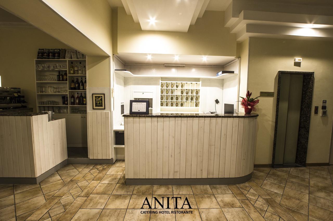 Hotel Anita Amelia Exteriör bild